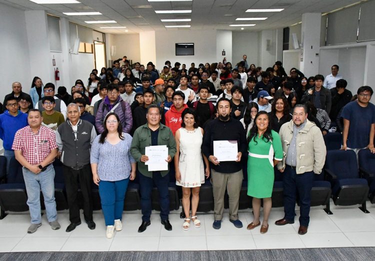 Impulsa UTH preservación del náhuatl para fortalecer la identidad cultural