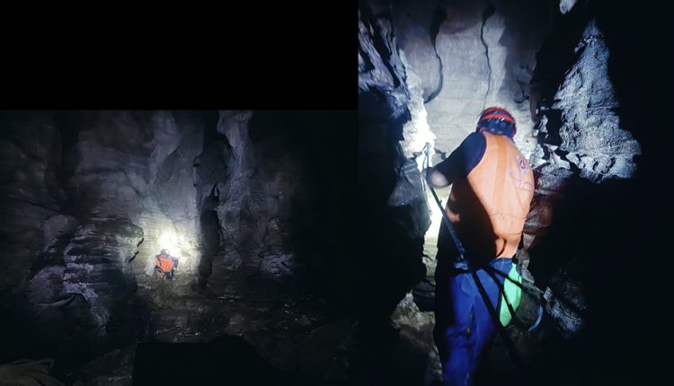 Protección Civil refuerza labores de rescate de familia atrapada en gruta de Cuetzalan