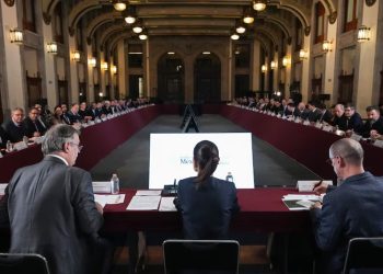 Claudia Sheinbaum se reúne con empresarios mexicanos en Palacio Nacional
