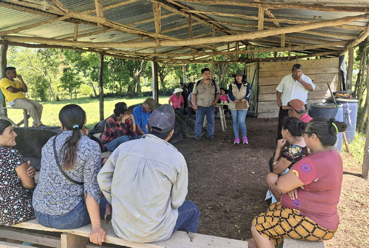 En Chihuahua vencen el rezago educativo más de 2,500 personas del campo