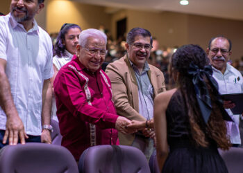 Egresan 150 estudiantes de instituciones educativas de Tecomatlán