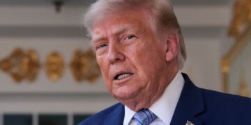 Trump anuncia aranceles para reforzar economía de EU