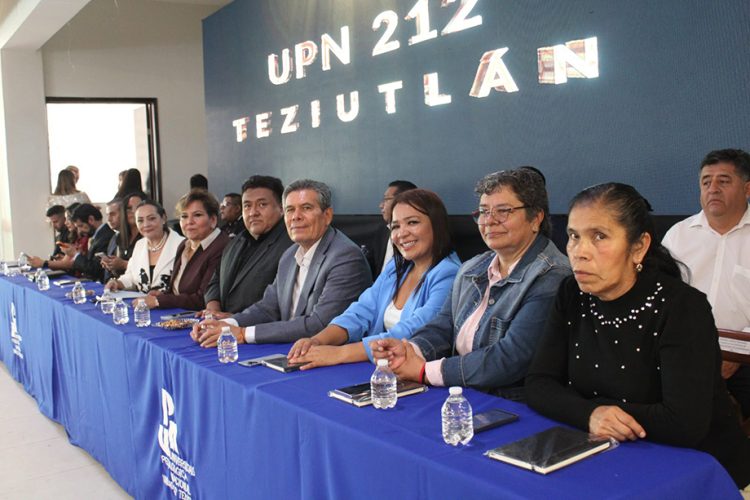 Director de la UPN Unidad 212 realiza seis ceremonias de graduación en las cinco sedes regionales y la Unidad Central de Teziutlán