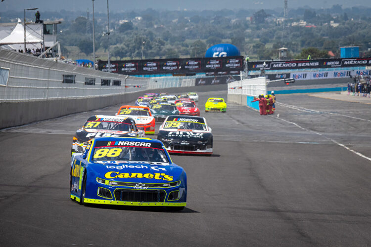 Se presentó la octava fecha de Nascar México Series