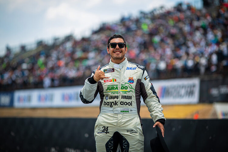 Omar Jurado, rozó el top-10 de NASCAR México en el Súper Óvalo Potosino