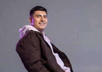 Sazza transforma las etapas del amor en una experiencia musical con su nuevo EP «Vibrazz»