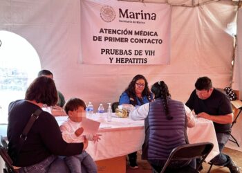 Salud y prevención llegan a Ahuazotepec con apoyo de Marina y Defensa