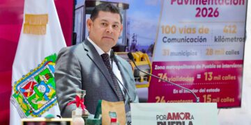 Gobierno estatal encabeza transformación histórica de caminos y vialidades con maquinaria propia
