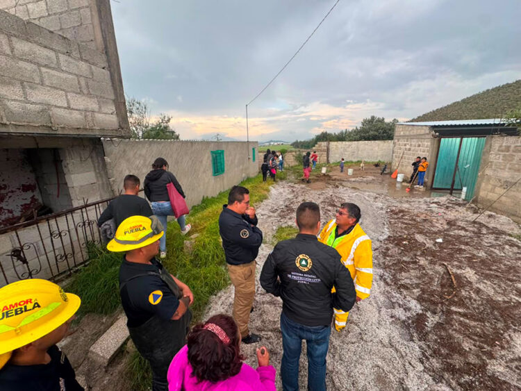 Gobierno del Estado atiende afectaciones por lluvias en Tepeyahualco