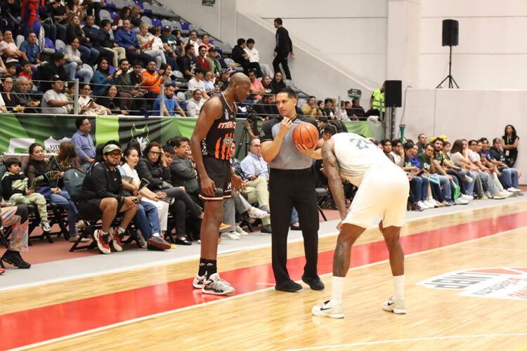 Acerca Gobierno del Estado baloncesto profesional a la niñez y juventud poblana
