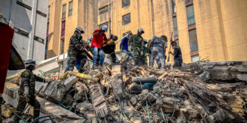 Con la exigencia de Colombia de rescatistas supercertificados continúa remoción de escombros