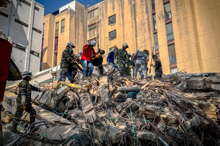 Con la exigencia de Colombia de rescatistas supercertificados continúa remoción de escombros