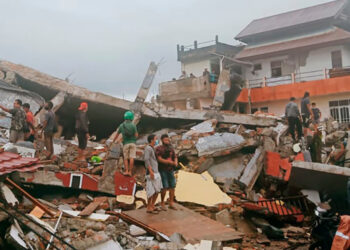 Ahora fue en Indonesia terremoto de 7.7