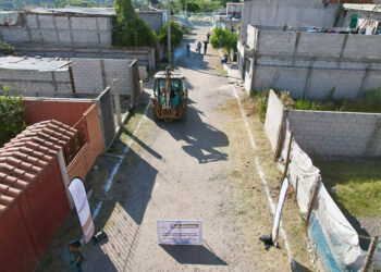 Adoquinan calles en Ocoyucan