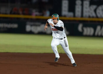 Con un rally en la tercer entrada Leones vence a los Pericos en el primero de la serie