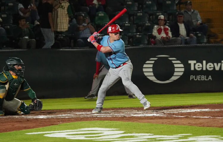 Antonio Santos llega a 10 victorias y los Pericos le pegan a El Águila en el primero de la serie