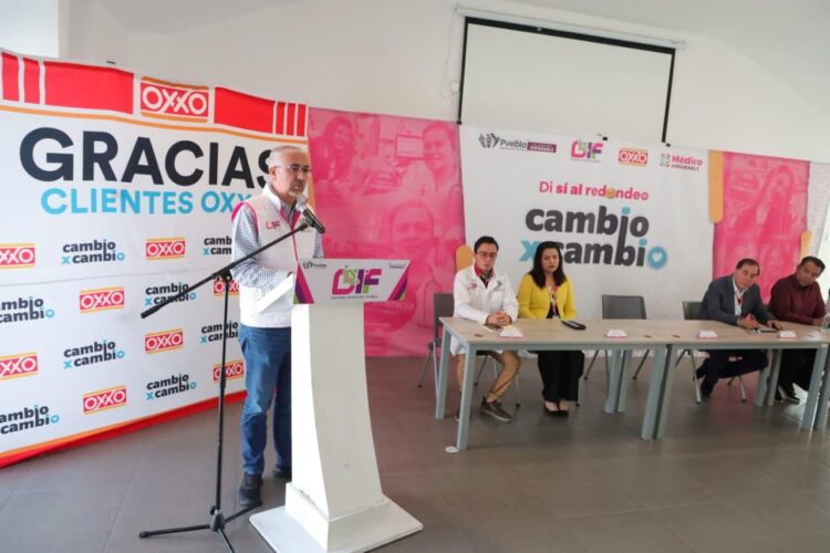 Recibe DIF Puebla Capital donativo por más de 600 mil pesos por la campaña «Di sí al redondeo, cambio por cambio» de Oxxo