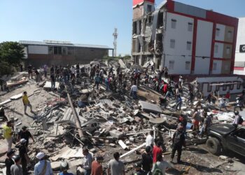 Más de 132 muertos y miles de heridos tras terremoto de 7.4 en Colombia
