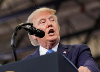 Trump declara “propiedad” de EU el estrecho de Ormuz
